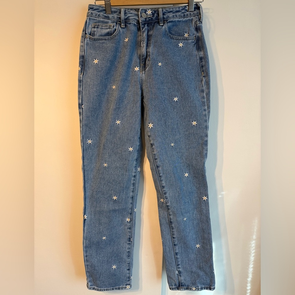 PacSun Blue Mom Jeans with White Daisy Embroidery